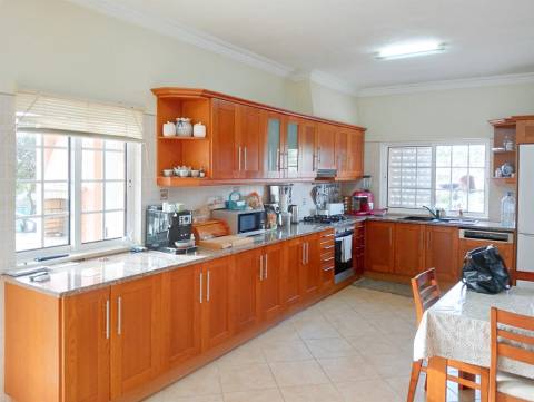 Villa privada nas Semarias - Galé , com 2.000 m2 de terreno