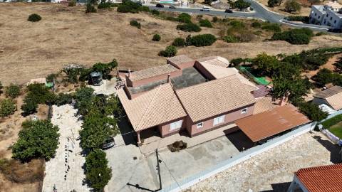 Villa privada nas Semarias - Galé , com 2.000 m2 de terreno