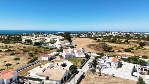 Villa privada nas Semarias - Galé , com 2.000 m2 de terreno