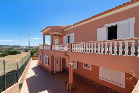 Villa privada nas Semarias - Galé , com 2.000 m2 de terreno