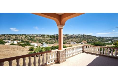 Villa privada nas Semarias - Galé , com 2.000 m2 de terreno