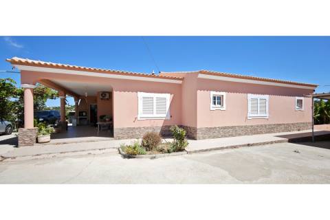 Villa privada nas Semarias - Galé , com 2.000 m2 de terreno