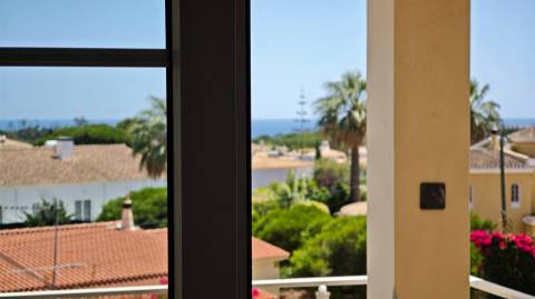 Moradia privada com 3 quartos e vista mar na Balaia