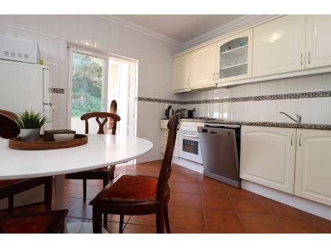 Apartamento em Olhos de Agua a poucos metros da praia