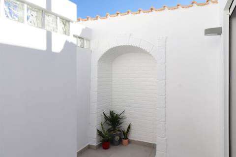 Moradia Remodelada  próxima das Praias dos Salgados e Galé