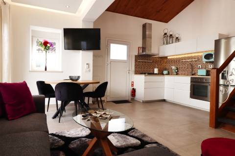 Moradia Remodelada  próxima das Praias dos Salgados e Galé