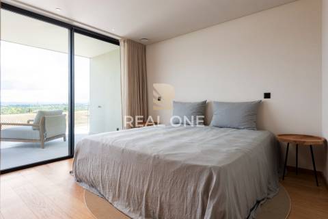 Vila de Luxo com Piscina Infinita e Incrível Vista-Mar