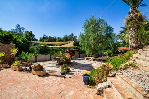 Charmosa Villa privada em lote de 2.630 m2