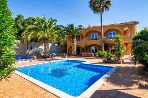 Charmosa Villa privada em lote de 2.630 m2