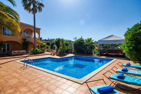 Charmosa Villa privada em lote de 2.630 m2