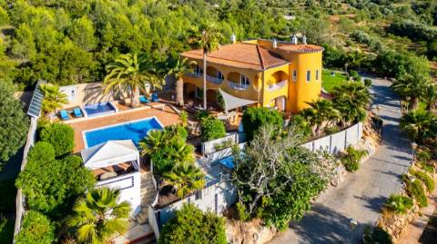 Charmosa Villa privada em lote de 2.630 m2