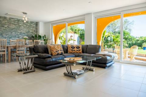 Charmosa Villa privada em lote de 2.630 m2