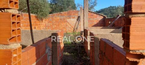 Terreno rústico com 4.555 m2 com armazém