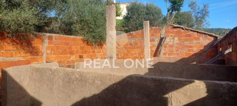 Terreno rústico com 4.555 m2 com armazém