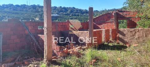 Terreno rústico com 4.555 m2 com armazém