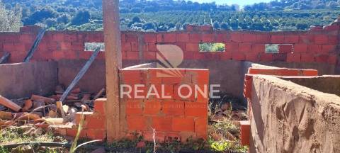 Terreno rústico com 4.555 m2 com armazém