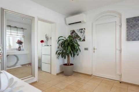 Moradia Isolada com Piscina, Lago Privado e Total Privacidade