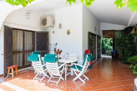 Moradia Privada em Olhos de Agua, perto da praia.