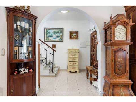 Moradia Privada em Olhos de Agua, perto da praia.