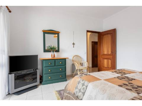 Moradia Privada em Olhos de Agua, perto da praia.