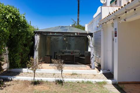 Charmosa Moradia Jardim Privativo e Piscina – a Poucos Minutos da Praia