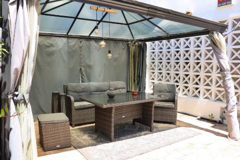 Charmosa Moradia Jardim Privativo e Piscina – a Poucos Minutos da Praia