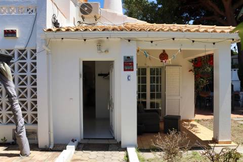 Charmosa Moradia Jardim Privativo e Piscina – a Poucos Minutos da Praia