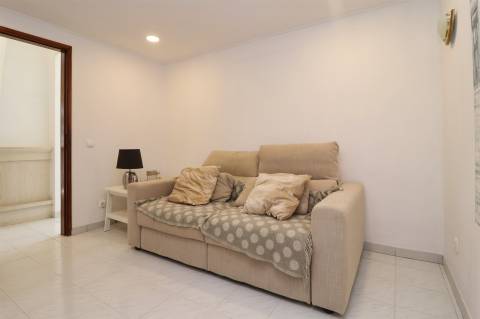 Charmosa Moradia Jardim Privativo e Piscina – a Poucos Minutos da Praia