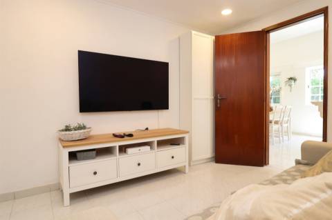 Charmosa Moradia Jardim Privativo e Piscina – a Poucos Minutos da Praia