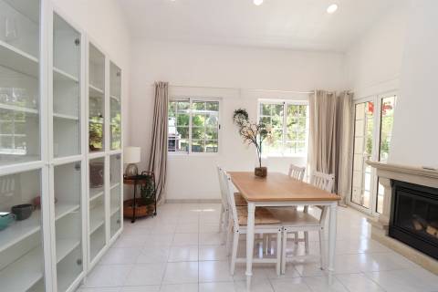 Charmosa Moradia Jardim Privativo e Piscina – a Poucos Minutos da Praia