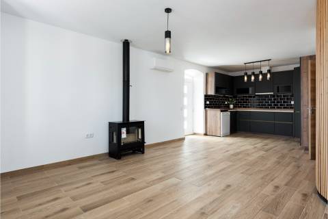 Totalmente Remodelada – Moradia T3 com Piscina, Jardim e terreno de 1.015m2