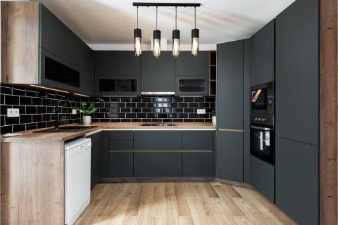 Totalmente Remodelada – Moradia T3 com Piscina, Jardim e terreno de 1.015m2