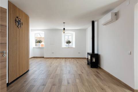 Totalmente Remodelada – Moradia T3 com Piscina, Jardim e terreno de 1.015m2