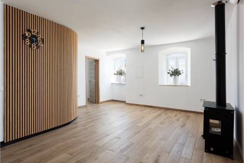 Totalmente Remodelada – Moradia T3 com Piscina, Jardim e terreno de 1.015m2