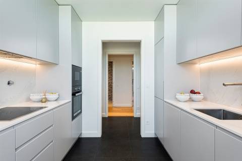 Luxuoso Apartamento T2 com Vista Mar a 200m da Praia – Forte Novo