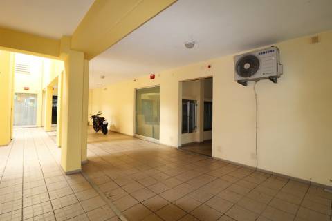 Loja no centro de algoz