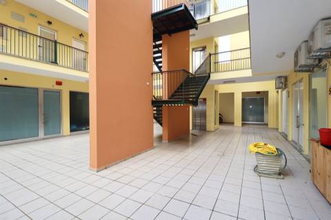 Loja no centro de algoz