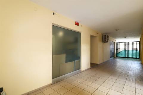 Loja no centro de algoz