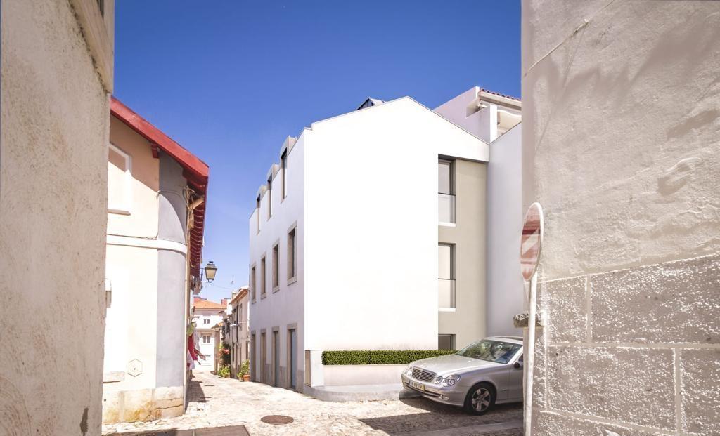 Prédio com projecto aprovado para 3 apartamentos