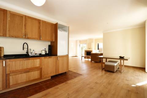 Moradia V2 + 1  Vista Mar em Vila de Pêra