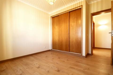 Moradia V2 + 1  Vista Mar em Vila de Pêra