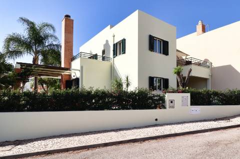 Moradia V2 + 1  Vista Mar em Vila de Pêra