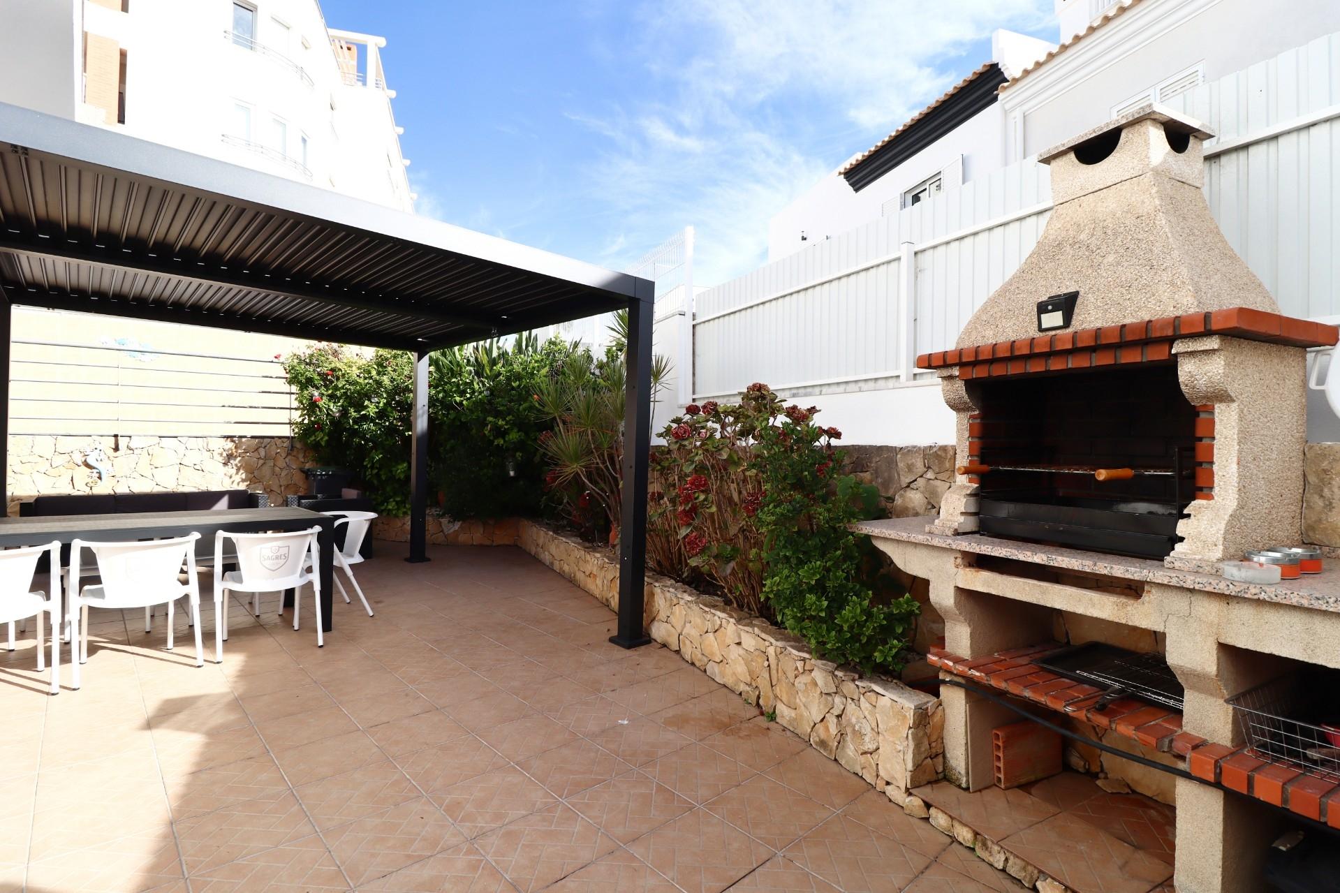 Moradia V3+1 Com Piscina e Garagem