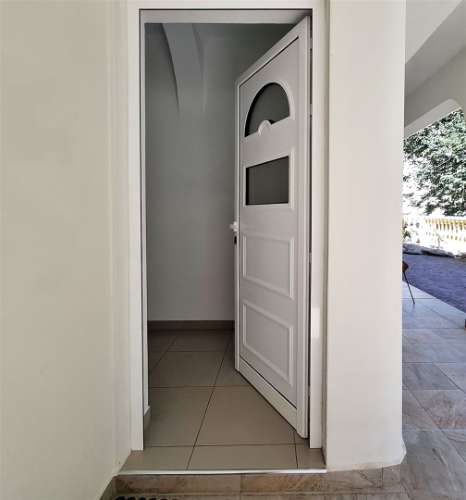 Moradia V3 a apenas 330 m da Praia de Olhos de Água