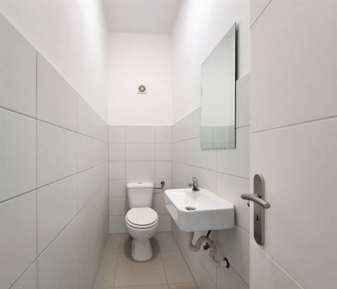 Moradia V3 a apenas 330 m da Praia de Olhos de Água