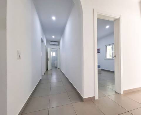 Moradia V3 a apenas 330 m da Praia de Olhos de Água