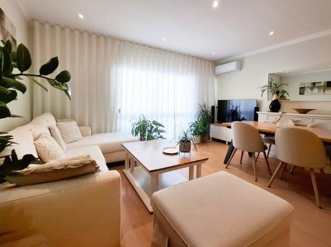 Apartamento T2 a 600m da Praia de Quarteira