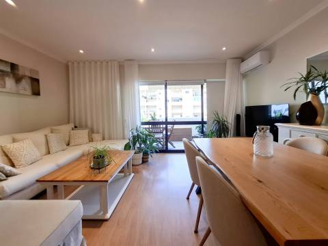 Apartamento T2 a 600m da Praia de Quarteira