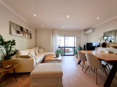 Apartamento T2 a 600m da Praia de Quarteira