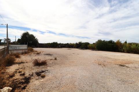 Terreno rústico para aluguer na EN 125 Guia